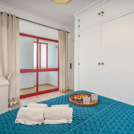 Hostwise - Elegant & Stylish Flat W/ Balcony * Portimao