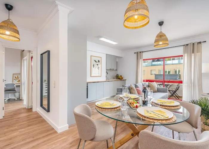 Hostwise - Elegant & Stylish Flat W/ Balcony Daire *