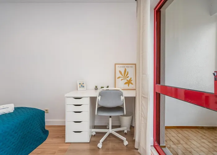 Hostwise - Elegant & Stylish Flat W/ Balcony Daire